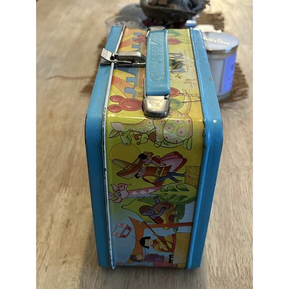 DISNEY MAGIC KINGDOM 1980 METAL LUNCH BOX & THERMOS - Picture 4 of 5